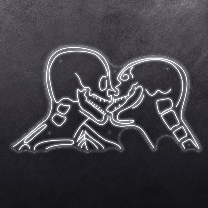 Skulls kissing